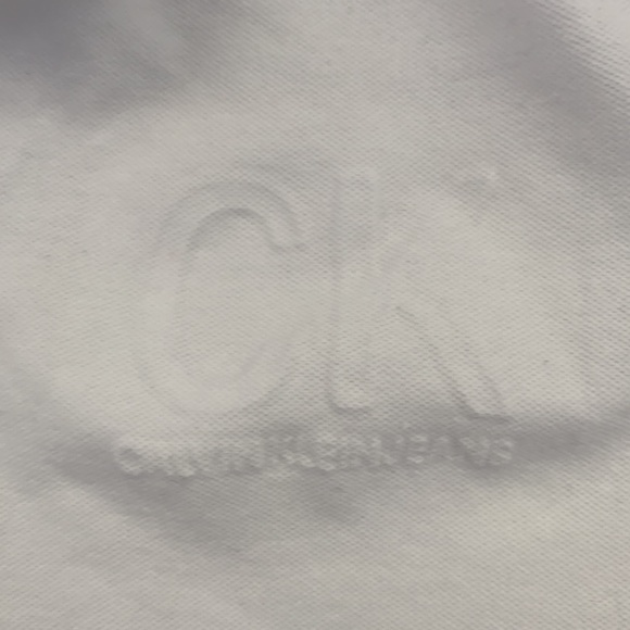 Calvin Klein - Picture 4 of 6